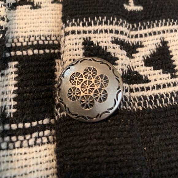 Large Tantrums black and white jacket - Picture 4 of 5